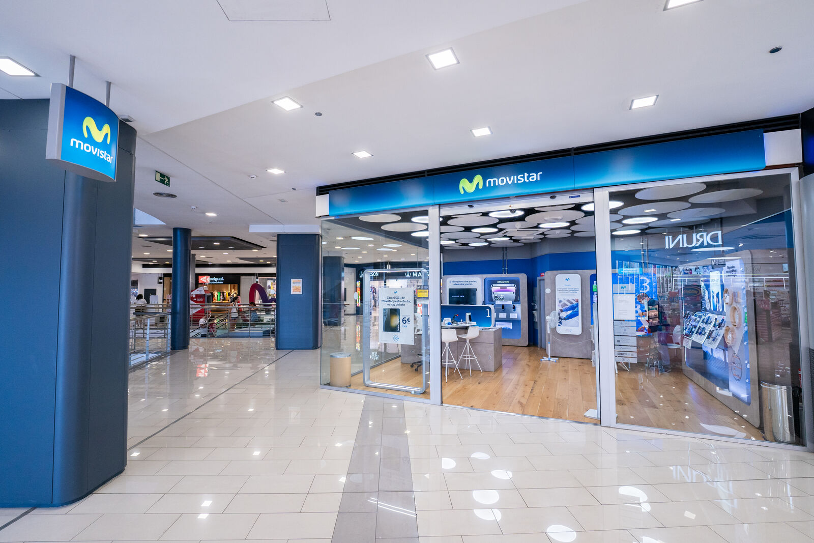 Movistar store front